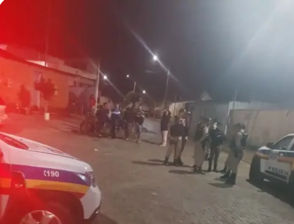 Uma discussão entre dois homens escalou para uma violenta troca de agressões na noite do último sábado, 27 de junho, no bairro Santa Luzia, em Patos de ...