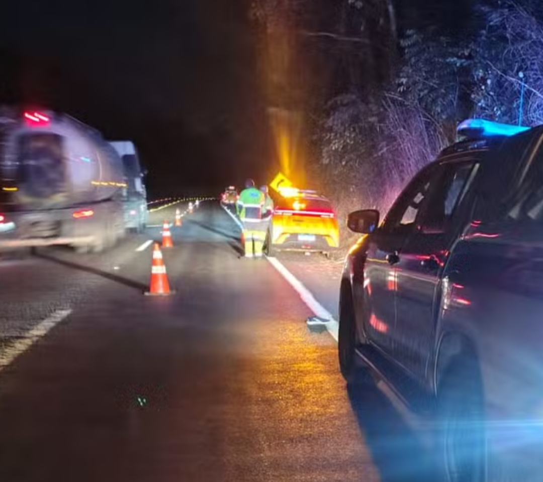 Um pedestre ainda não identificado veio a óbito na noite de segunda-feira (29), após ser atropelado por um carro na MG-050, no município de Carmo do Caj...