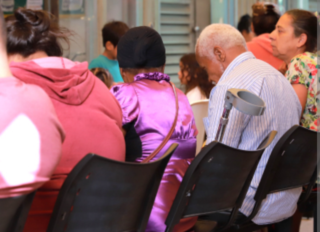 O acesso a serviços médicos especializados e a realização de exames complexos permanecem como um dos maiores obstáculos para famílias em cidades de pequ...