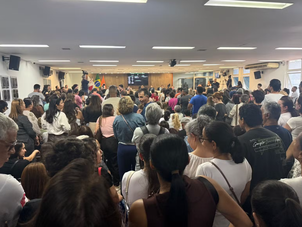 A Câmara Municipal de Divinópolis deu o aval, na tarde da última terça-feira, 7 de julho de 2026, a um projeto de lei complementar que reestrutura integ...
