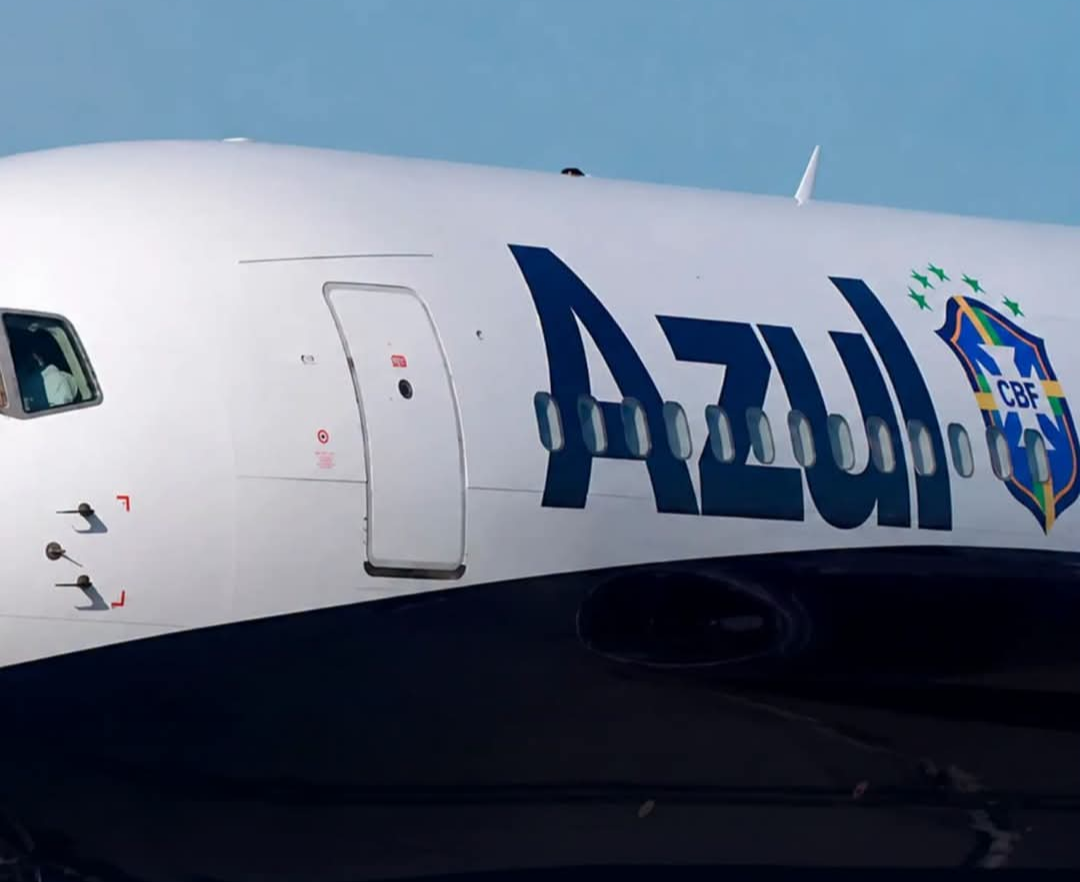 A aeronave da Seleção Brasileira partiu dos Estados Unidos na última terça-feira (07), transportando um número mínimo de atletas: apenas um jogador esta...
