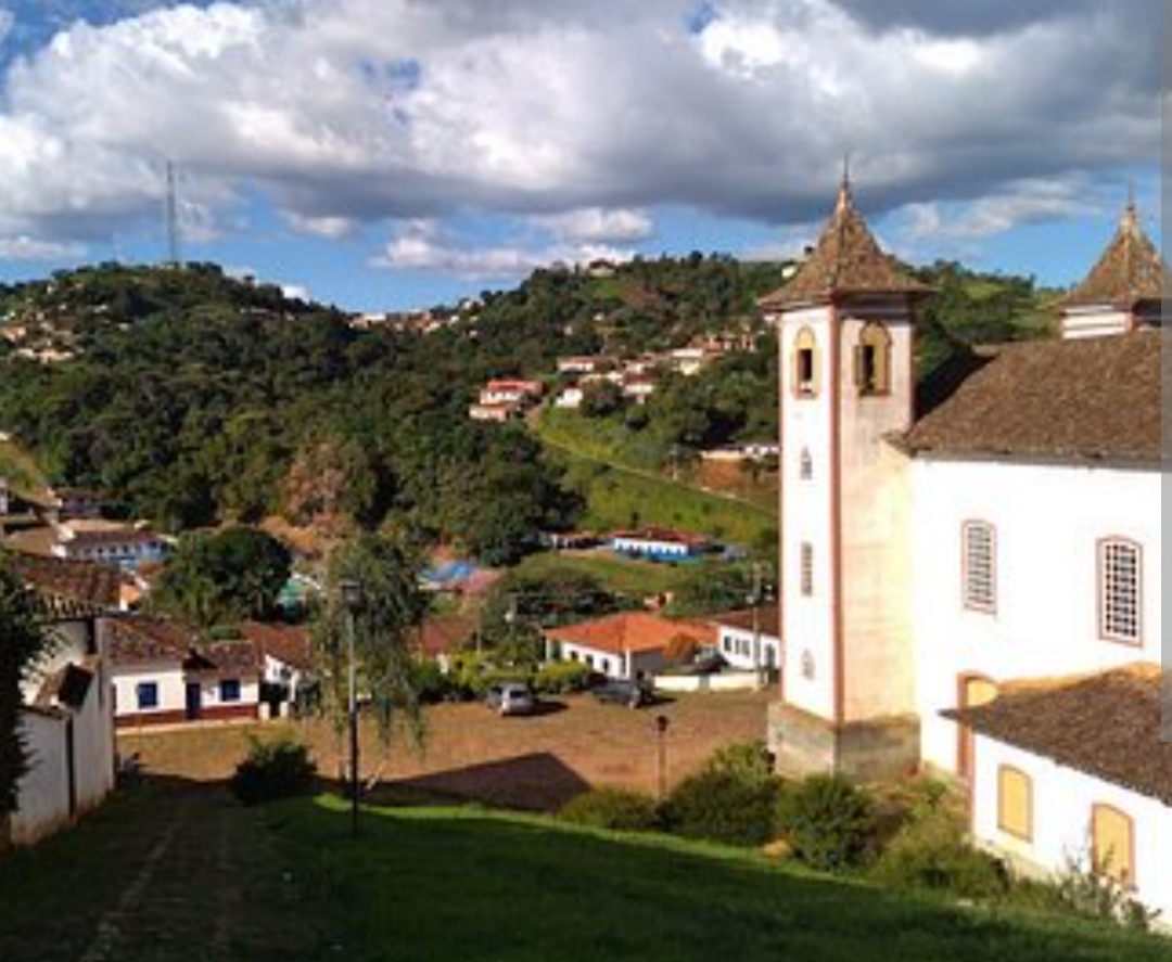 Moradores e empresários do setor turístico em Santo Antônio do Itambé têm enfrentado sérios desafios decorrentes das constantes oscilações e quedas no f...