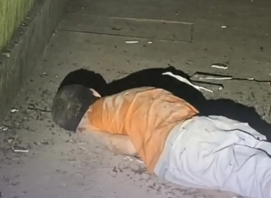 Um homem faleceu na noite deste sábado (11) em João Monlevade, após sofrer uma queda de uma altura superior a dez metros. O incidente ocorreu nas depend...
