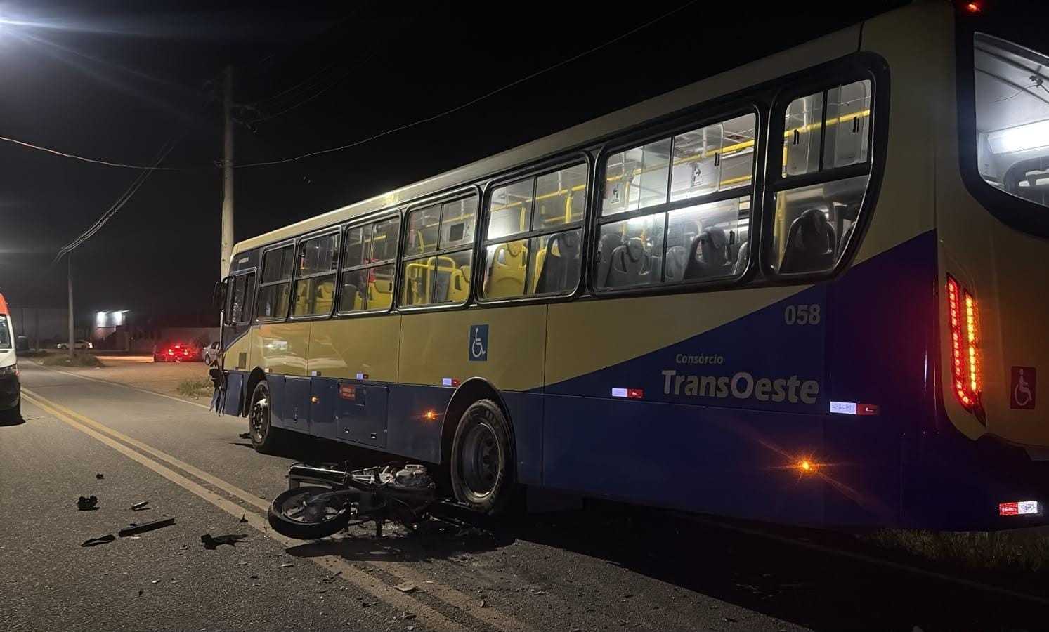 Um motociclista de 28 anos perdeu a vida em um grave acidente na rodovia AMG-0335, em Divinópolis, na noite do último sábado, dia 11. O incidente envolv...