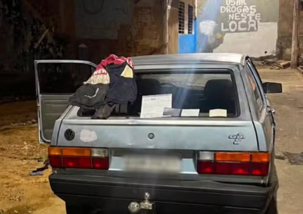 A Guarda Municipal de Ipatinga efetuou a prisão de um homem na madrugada deste domingo (12), por volta das 3h, na Rua Passagem Almenara, localizada no C...