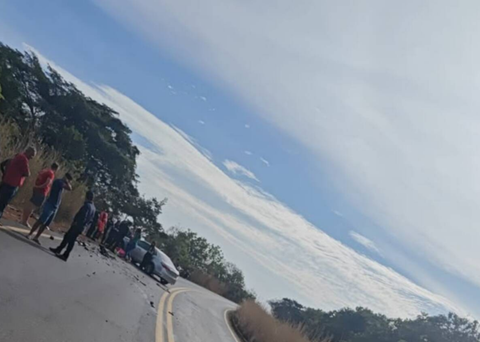 Um acidente grave na MG-188, no trecho entre Unaí e Cabeceira Grande, resultou na morte de um motociclista de 36 anos neste domingo (12). A vítima, iden...