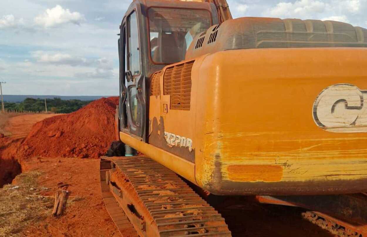 Um homem de 51 anos faleceu nesta segunda-feira (13) após ser soterrado durante a abertura de uma vala na zona rural de Pirapora. O acidente ocorreu em ...