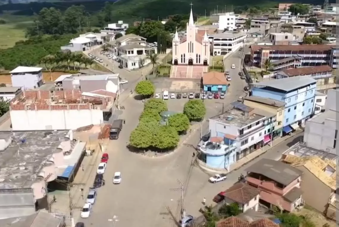 O município de São João do Manhuaçu assegurou um investimento de R$ 230.046,00, proveniente do Governo Federal, destinado à aquisição de um veículo util...