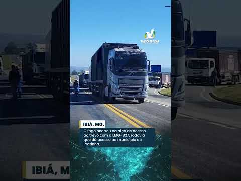 Uma carreta ficou completamente destruída após ser atingida por um incêndio na manhã desta terça-feira, dia 7, no km 622 da BR-262, em Ibiá. O incidente...