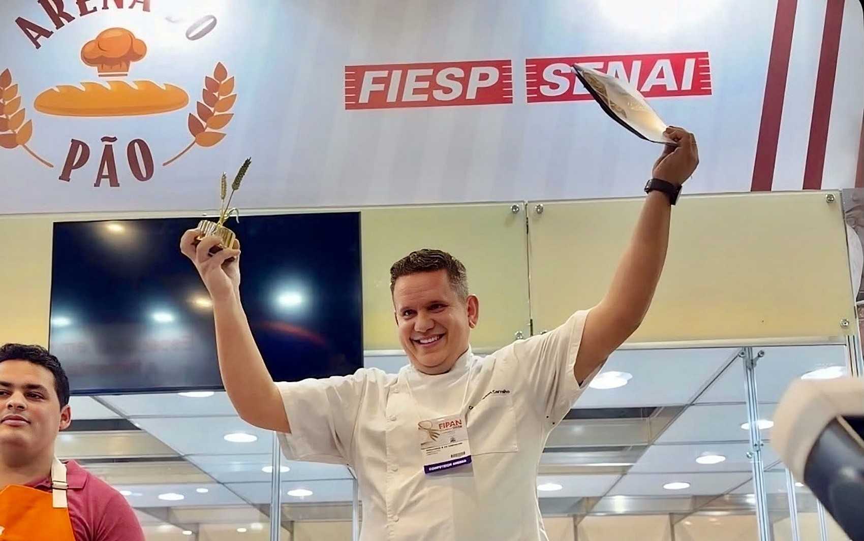 O chef padeiro Wallyson Carvalho, natural de Carvalhópolis, no Sul de Minas, foi honrado com o título de Melhor Padeiro do Brasil. A distinção ocorreu d...