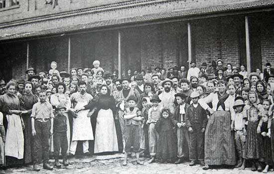 Em 18 de setembro de 1850, sob a égide de D. Pedro II, o Brasil Imperial testemunhou a promulgação da Lei nº 601, um diploma legal revolucionário que re...