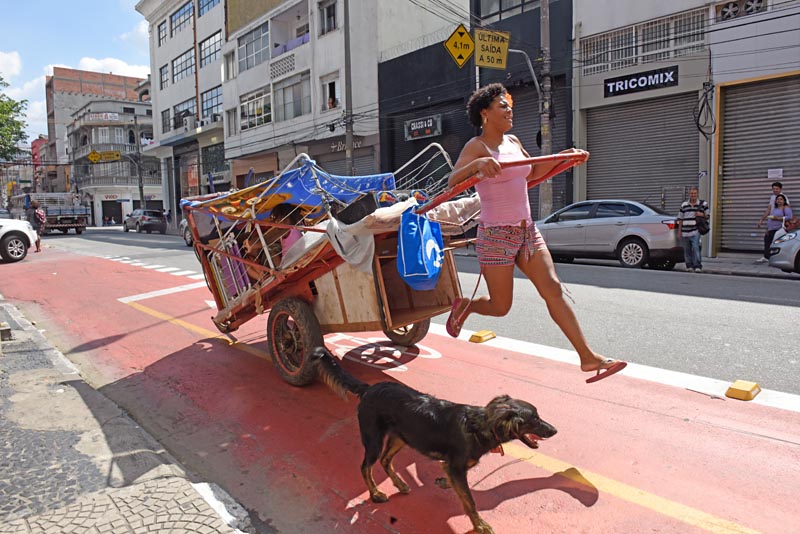 O Plano Municipal de Saneamento Básico de Juiz de Fora (PJF) dedicou atenção especial ao setor de resíduos sólidos, conforme evidenciado em seu Diagnóst...