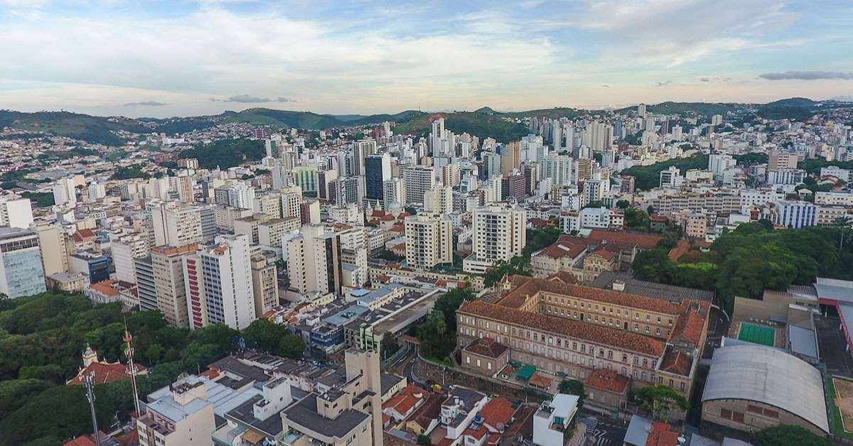 A partir da década de 1990, o conceito de desenvolvimento econômico passou por uma significativa reformulação, especialmente em Juiz de Fora. Diante do ...
