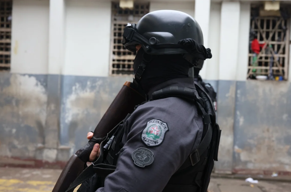 Duas ocorrências de fugas em unidades prisionais de Minas Gerais, registradas em um intervalo de apenas três dias no final de julho de 2026, resultaram ...