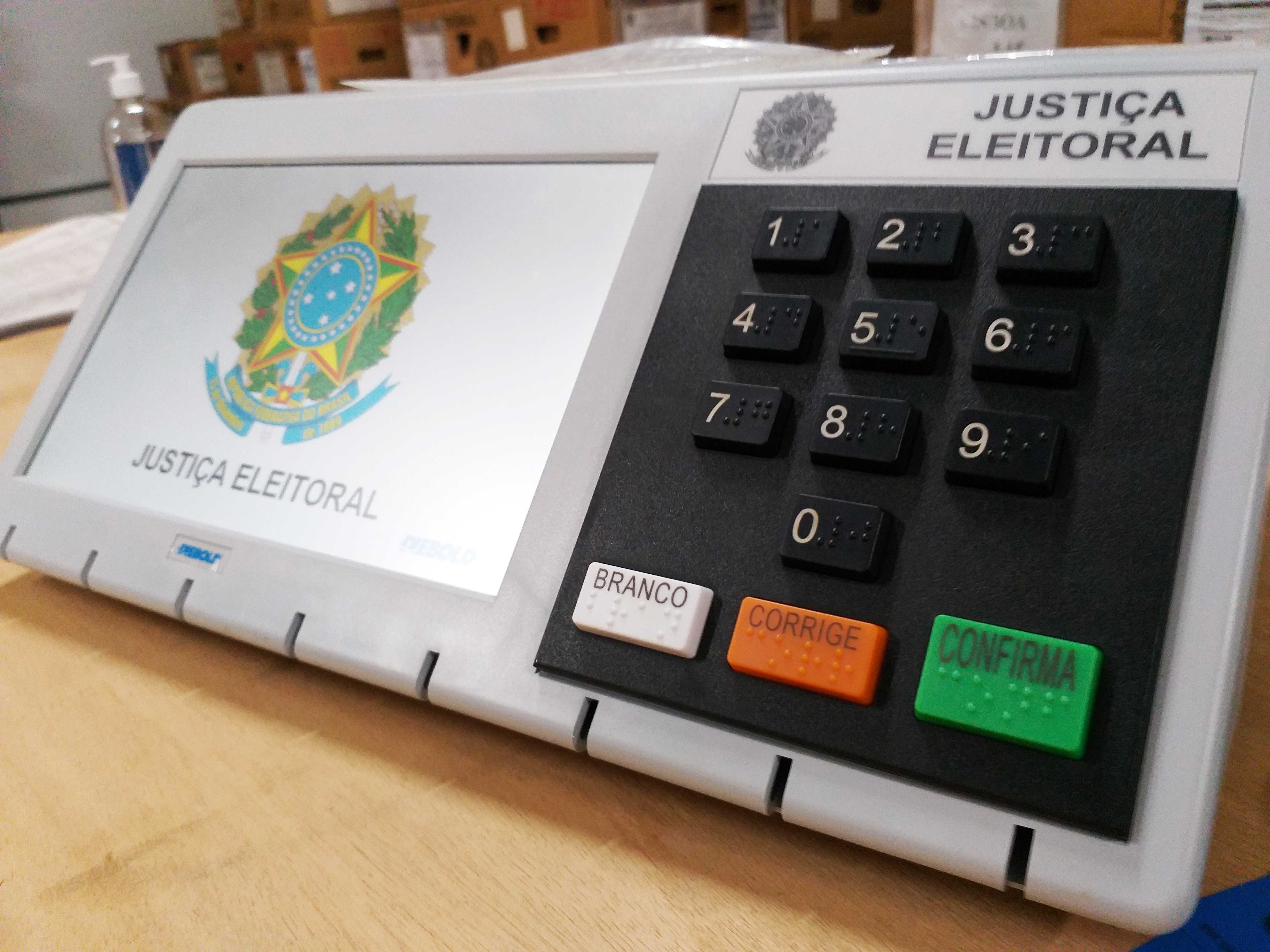 Divinópolis se prepara para as Eleições de 2026 com um cenário eleitoral que aponta para uma dinâmica particular. Observa-se que o contingente de eleito...