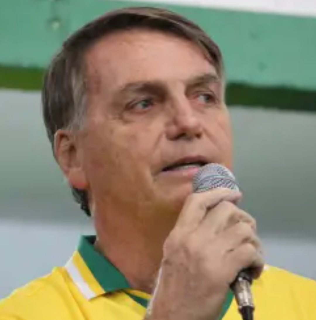 A defesa do ex-presidente Jair Bolsonaro (PL) formalizou um pedido ao ministro Alexandre de Moraes, do Supremo Tribunal Federal (STF), solicitando permi...