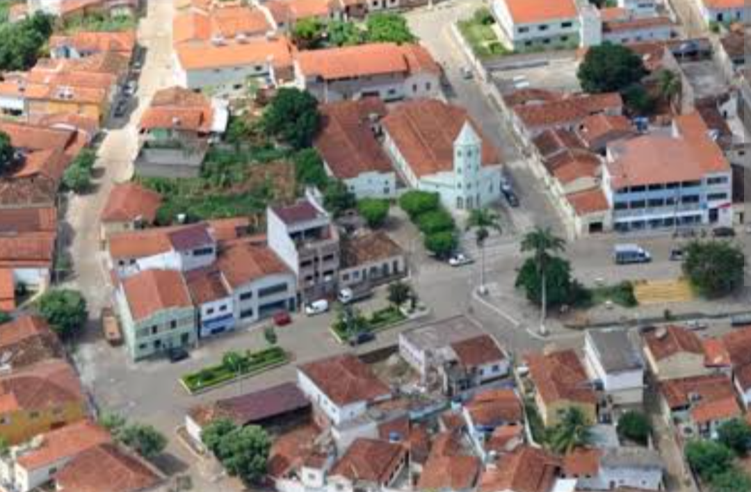 O cenário de estiagem severa que assola Virgem da Lapa levou o Ministério da Integração e do Desenvolvimento Regional a formalizar o estado de emergênci...