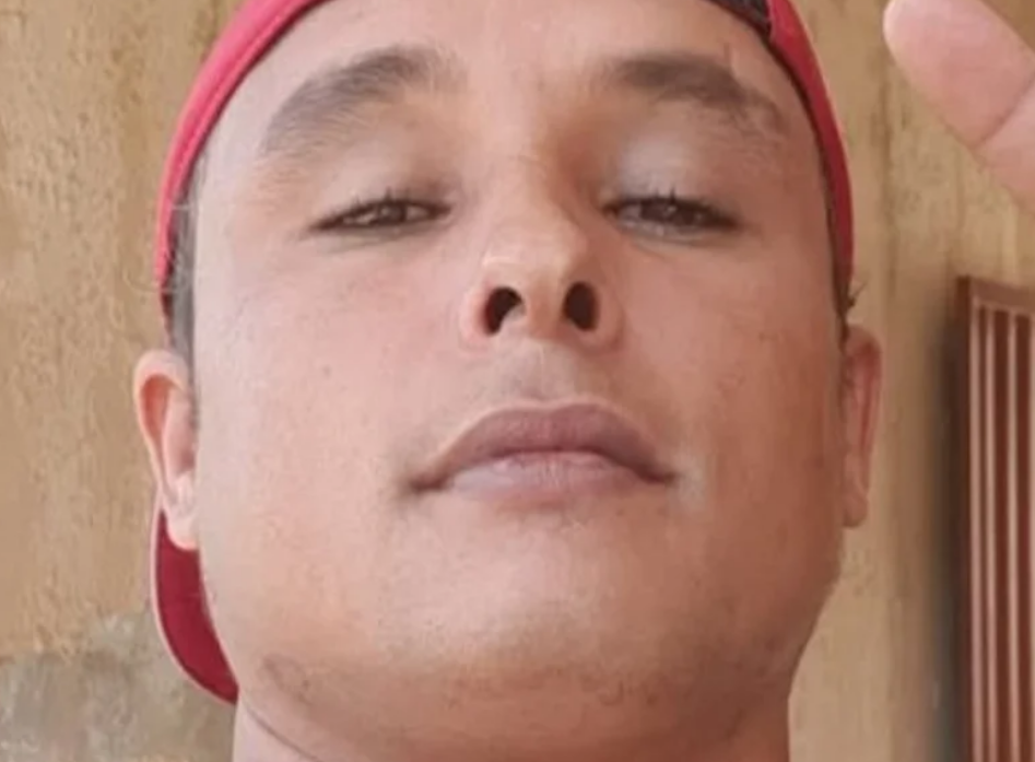 A Polícia Militar de Santana do Paraíso prendeu um homem de 23 anos e uma mulher de 34 anos, apontados como suspeitos do assassinato de Tiago Gonçalves ...