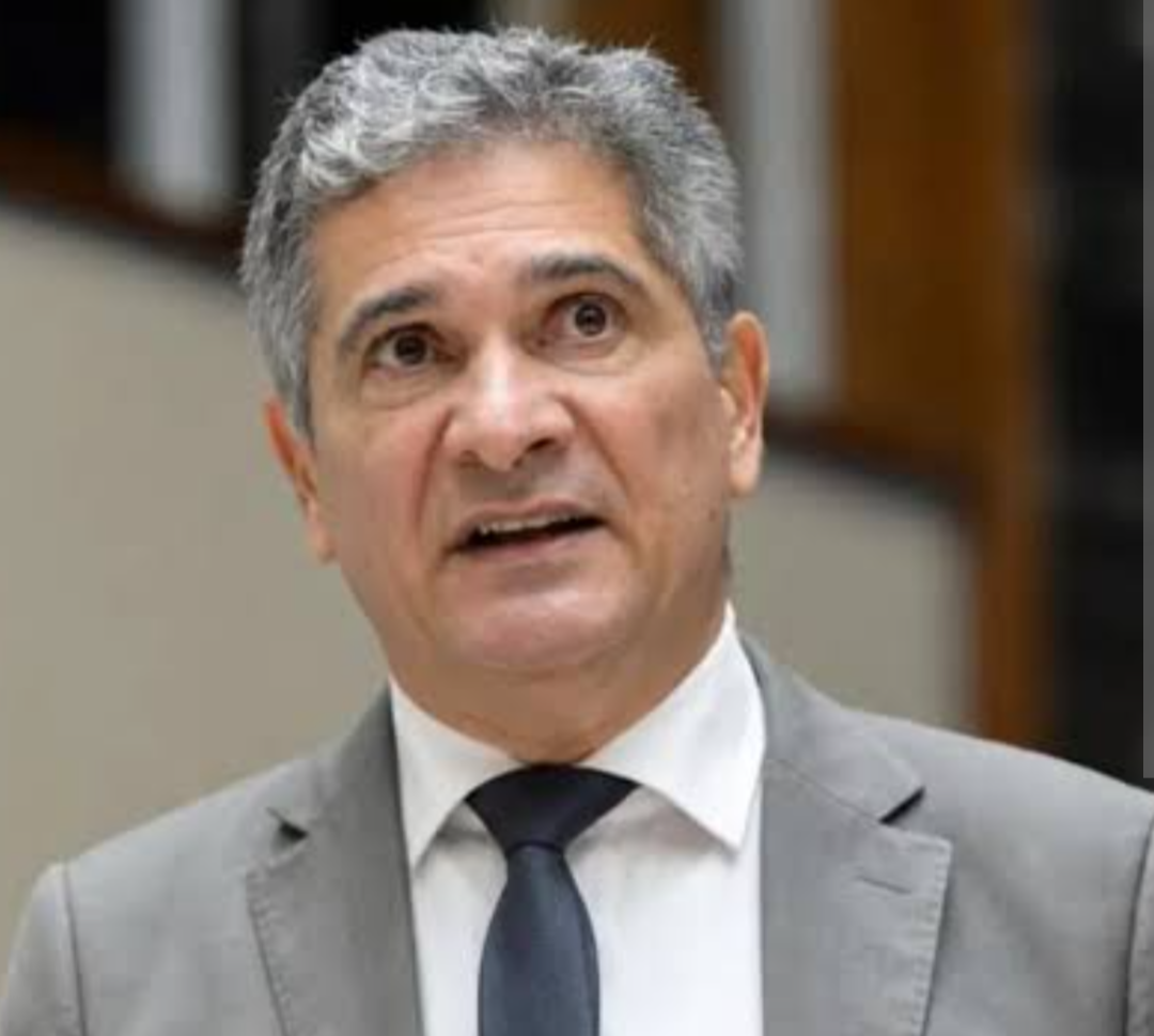 O Supremo Tribunal Federal (STF) começou a analisar o mérito da liminar que determinou a recondução do Coronel Sandro ao cargo de prefeito do município ...