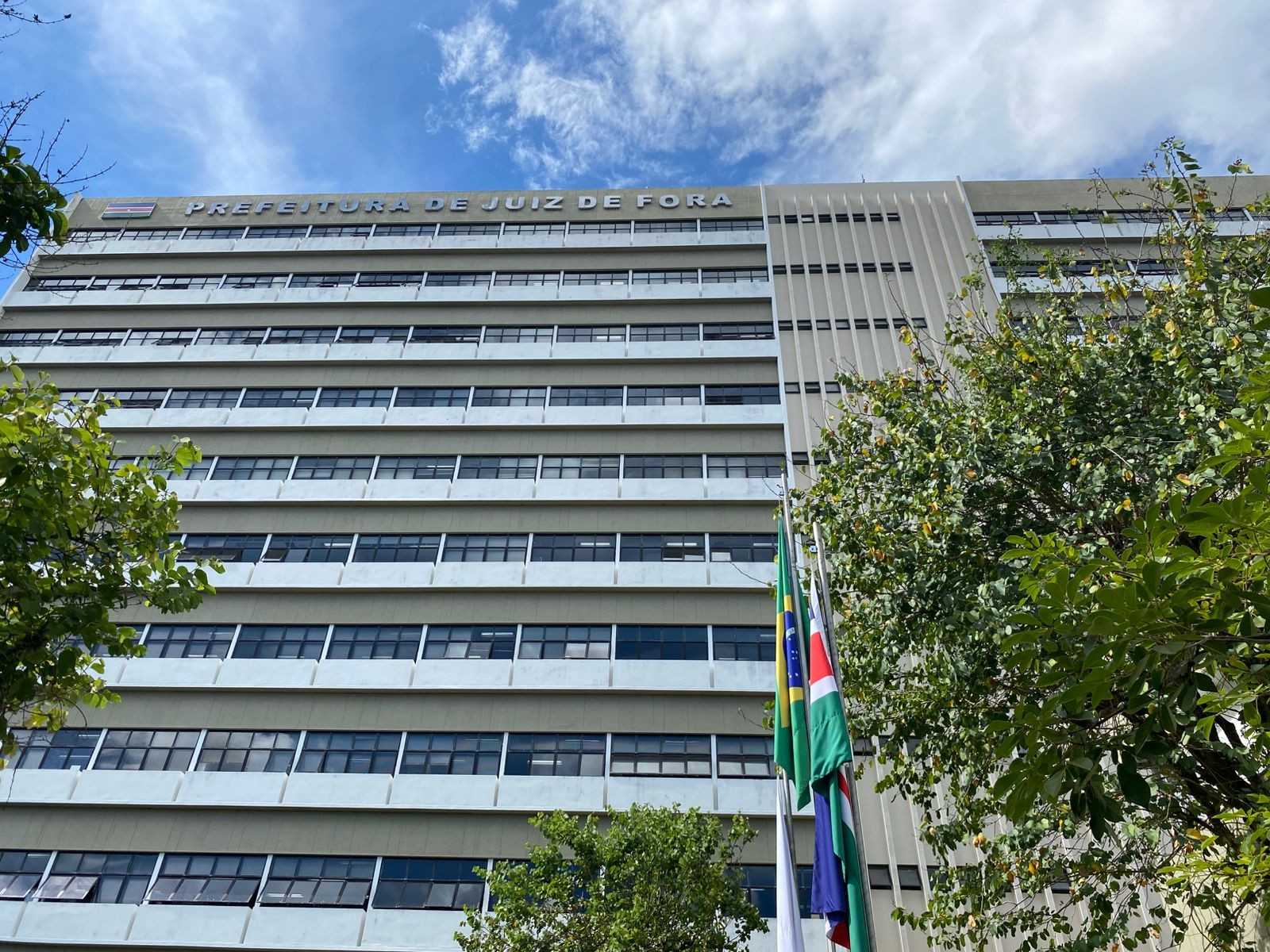 A Prefeitura de Juiz de Fora, no interior de Minas Gerais, está sob o foco de denúncias apresentadas por ex-servidores temporários da área da saúde. Os ...