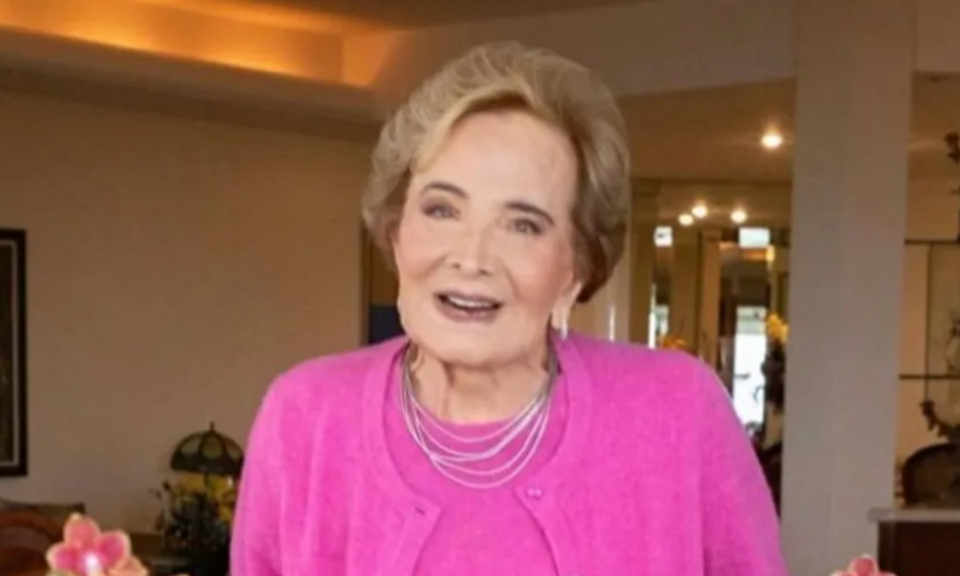 A aclamada atriz Glória Menezes, um dos maiores nomes da teledramaturgia nacional, faleceu nesta terça-feira, 18 de agosto, aos 91 anos de idade. A notí...
