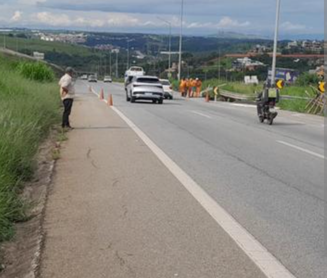 O Departamento de Estradas de Rodagem do Estado de Minas Gerais (DER-MG) iniciou um conjunto de intervenções para a recuperação do pavimento na marginal...