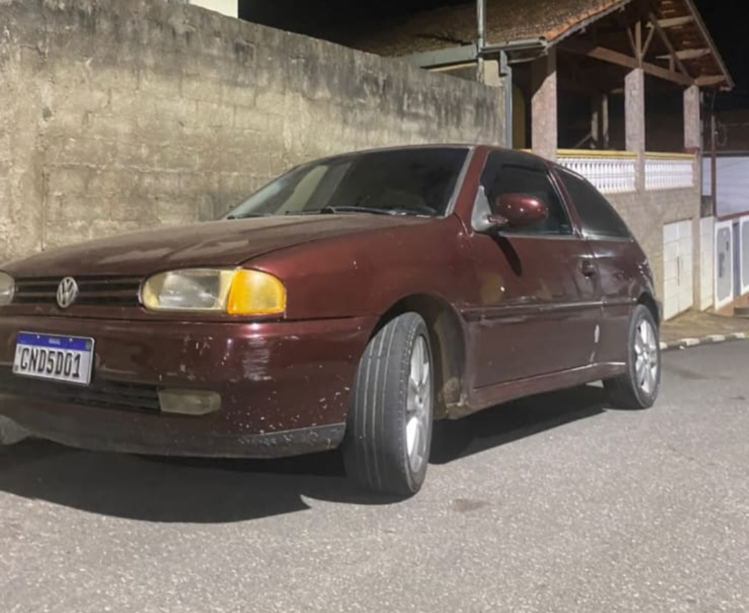 Um Volkswagen Gol, da Geração 2 e popularmente conhecido como "Bolinha", foi subtraído em Camanducaia, Minas Gerais. O veículo, um modelo de duas portas...