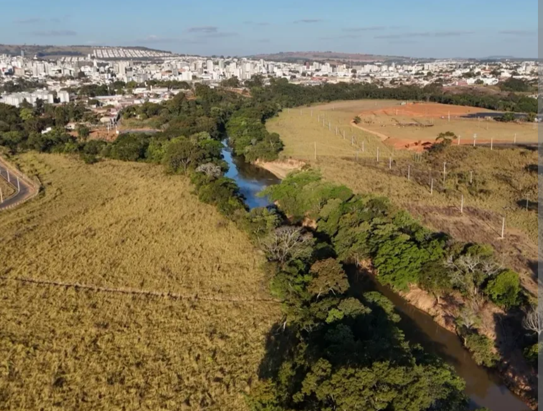 O município de Rio Paranaíba, por meio do Decreto nº 1.205/2026, oficializou a declaração de situação de emergência econômica para seu setor agropecuári...