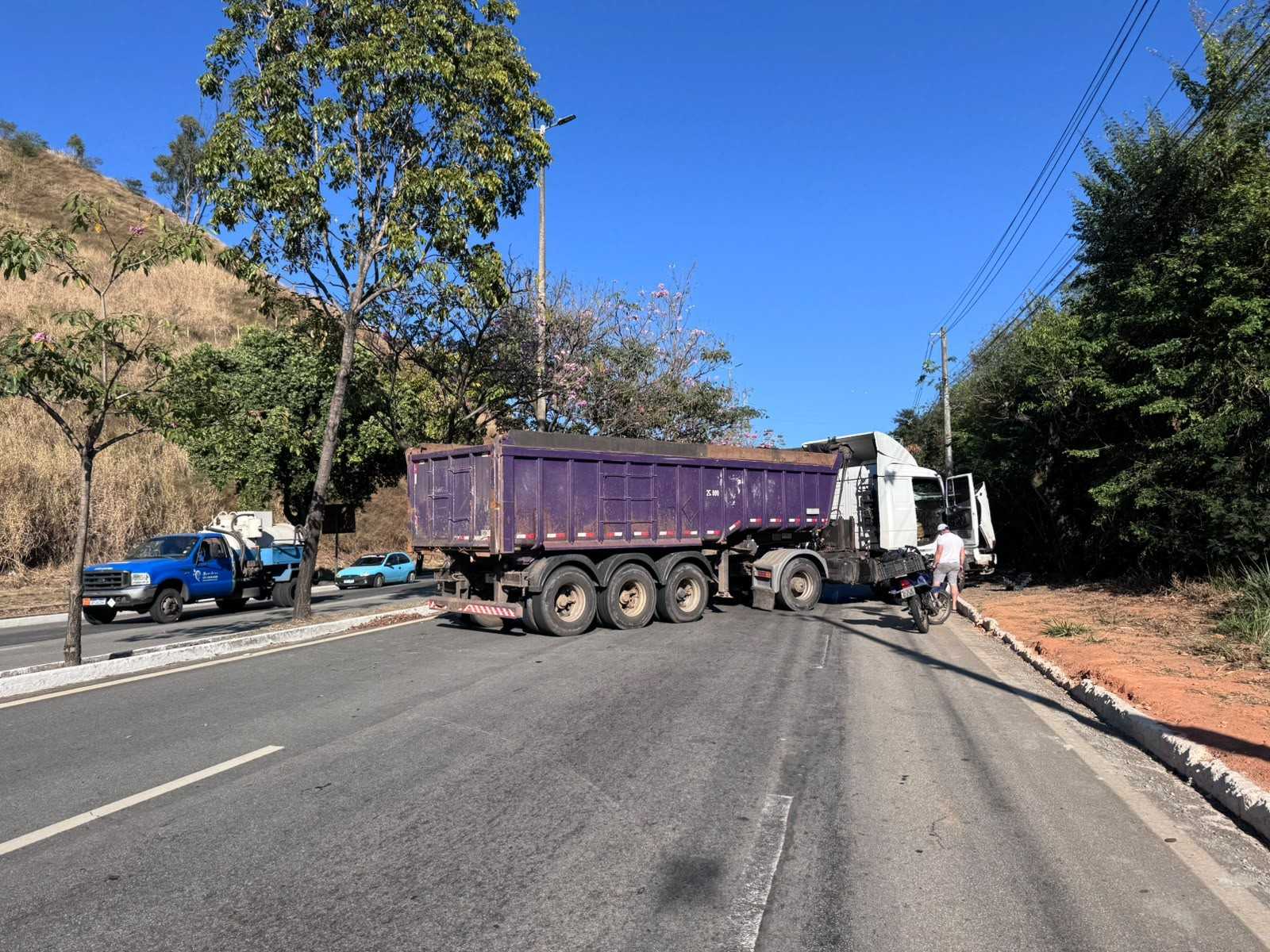 Na manhã de 20 de agosto de 2026, por volta das 9h24, um incidente de trânsito foi registrado na BR-381, no trecho conhecido como Morro da Usipa, locali...