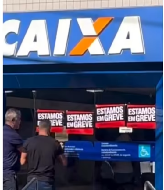Na manhã desta quinta-feira (20), a agência da Caixa Econômica Federal, localizada no coração de Ipatinga, surpreendeu clientes e transeuntes ao exibir ...