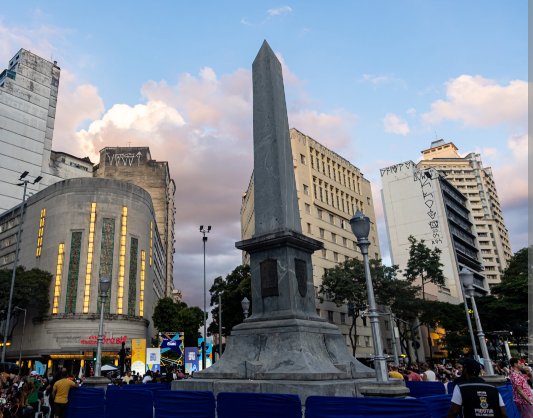 Um homem de 41 anos foi preso nesta sexta-feira (21) no hipercentro de Belo Horizonte, na conhecida Praça Sete, sob a grave acusação de tentar vender se...