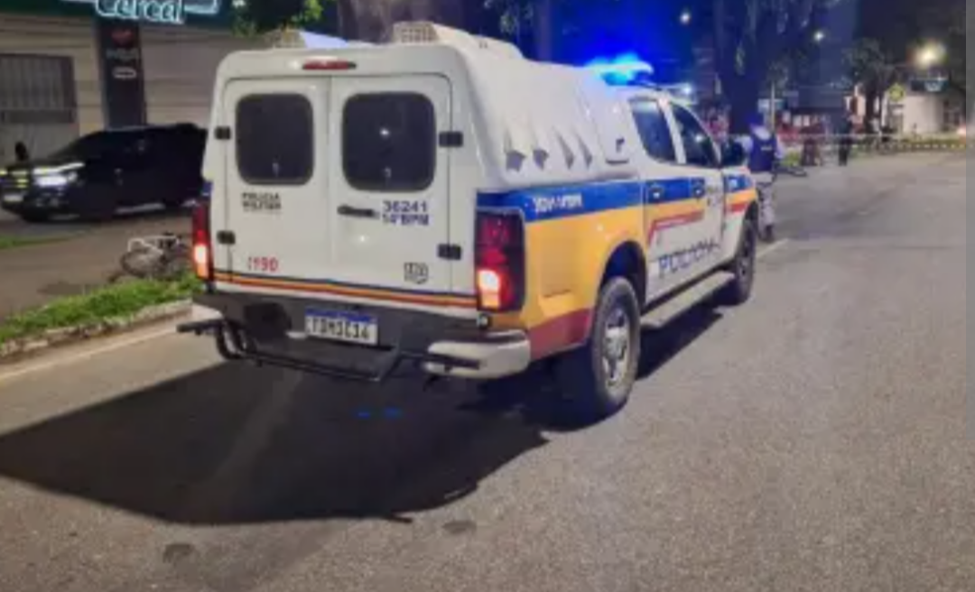A noite de sexta-feira, 21 de agosto de 2026, foi marcada por um crime brutal na Avenida Macapá, bairro Veneza I, em Ipatinga. Jorge Filipe Cipriano de ...