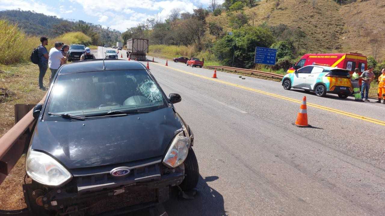 Um trágico incidente resultou na morte de um homem que atravessava uma rodovia em Itaúna, MG. O lamentável ocorrido foi registrado na noite da sexta-fei...