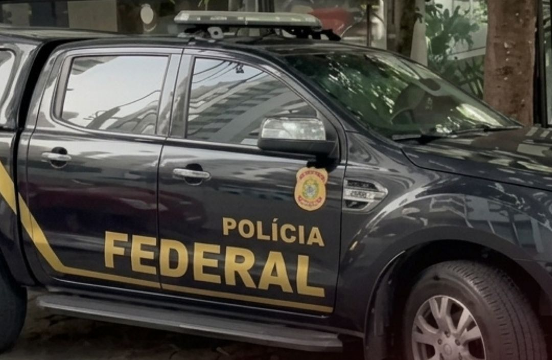 A Polícia Federal deflagrou na última terça-feira, dia 25, a Operação Leste do Espinhaço, visando desarticular uma sofisticada associação criminosa. O g...