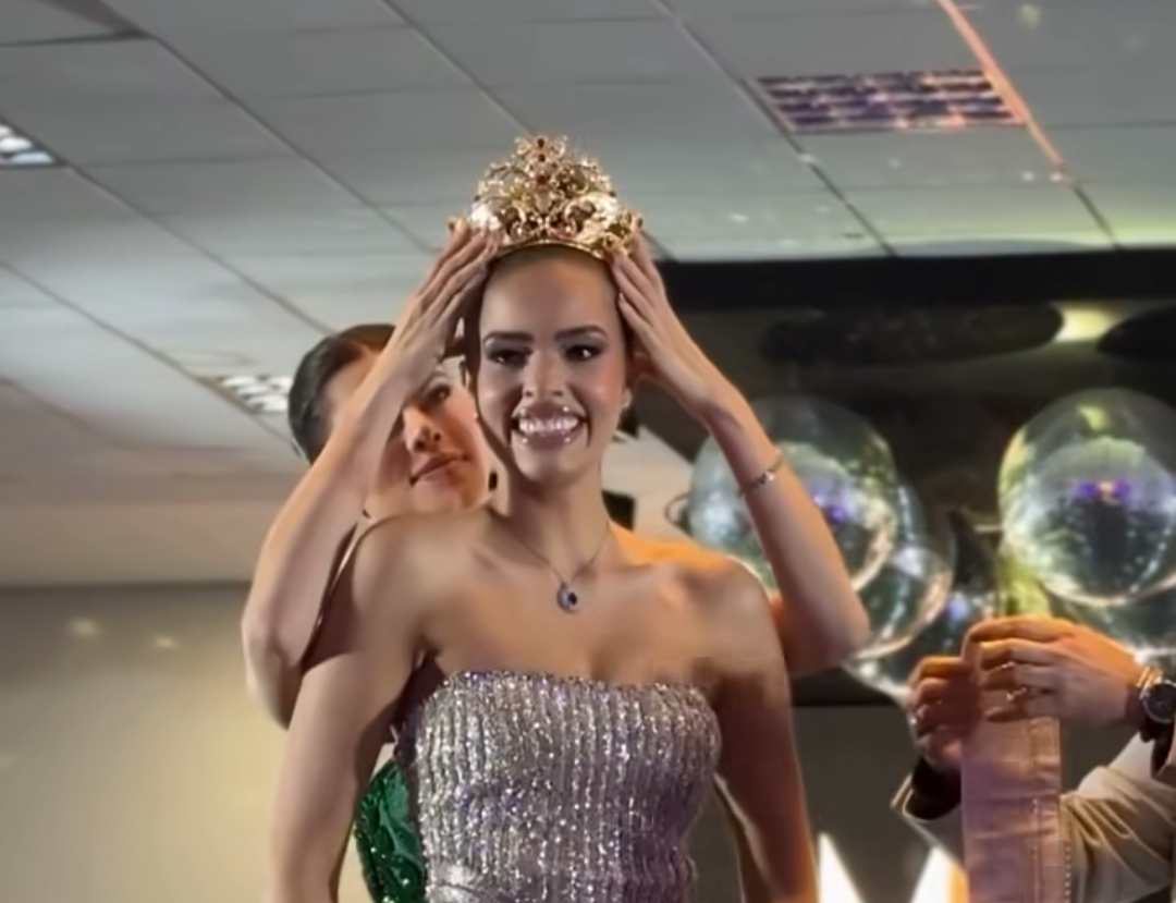 A representante de Esmeraldas, Rayssa Santos, conquistou o título de Miss Minas Gerais 2026 em uma noite de quinta-feira, dia 27, marcada por grande emo...