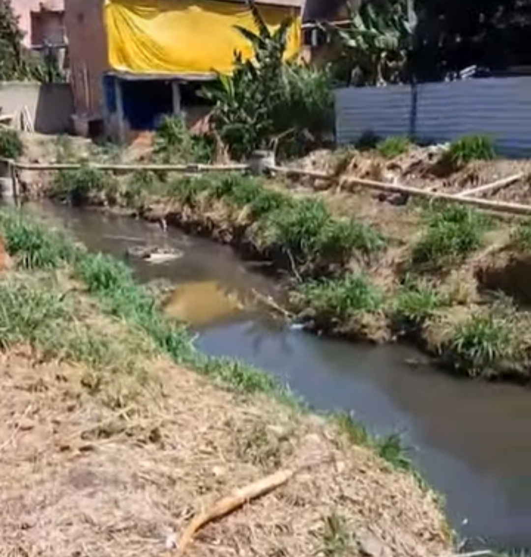 A comunidade residente e os comerciantes que atuam na intersecção da Rua VL6 com a Avenida VP1, no bairro Nova Contagem, na cidade de Contagem, Minas Ge...