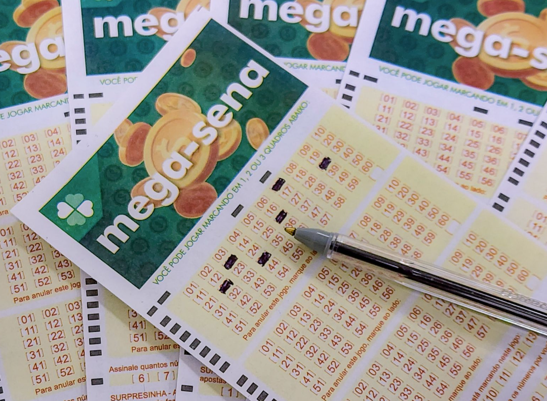 O concurso de número 3054 da Mega-Sena, realizado na manhã desta segunda-feira (6), não teve nenhum acertador para o prêmio principal. O sorteio acontec...