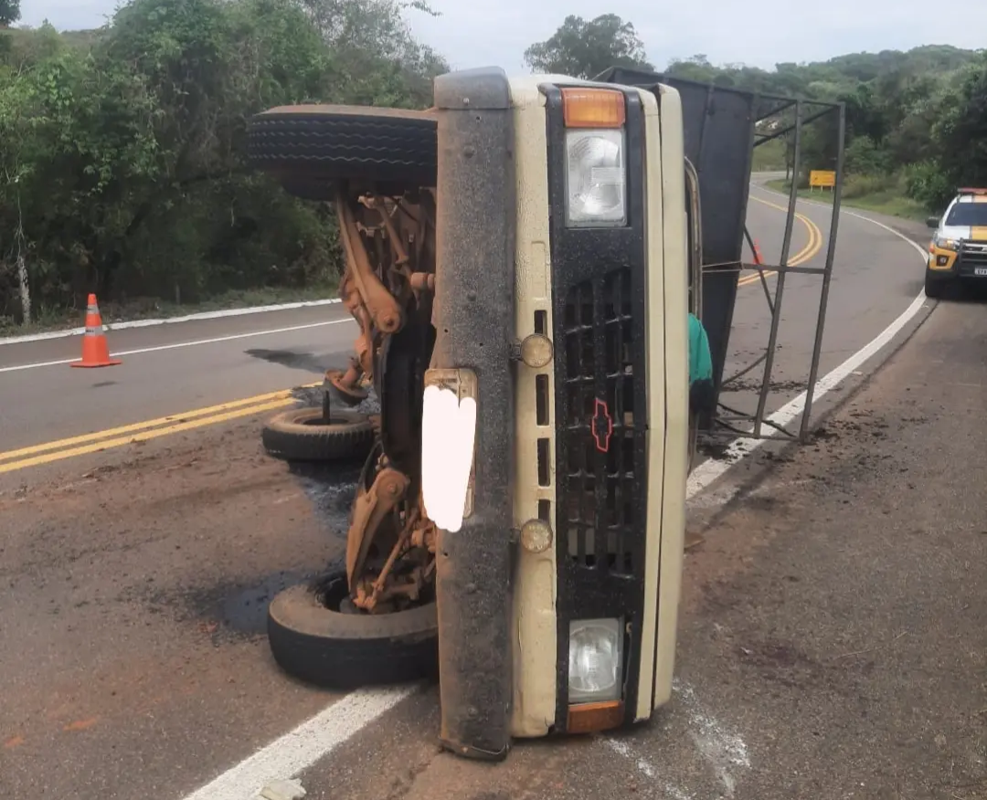 Um acidente de trânsito registrado na manhã desta sexta-feira (11), por volta das 10h, na rodovia BR-265, resultou em uma pessoa gravemente ferida no mu...