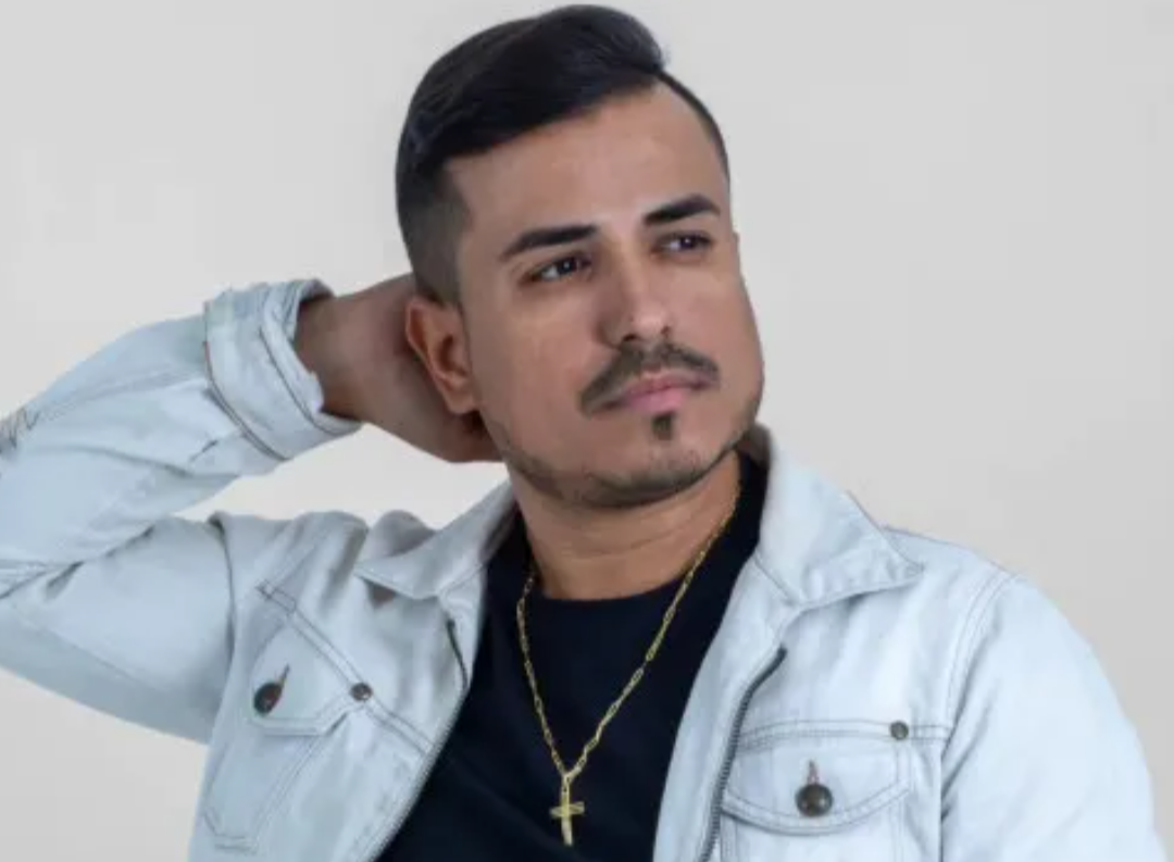 Na madrugada deste sábado, um trágico acidente chocou o cenário musical sertanejo e a região de Campinas, no interior de São Paulo. Um cantor de 38 anos...