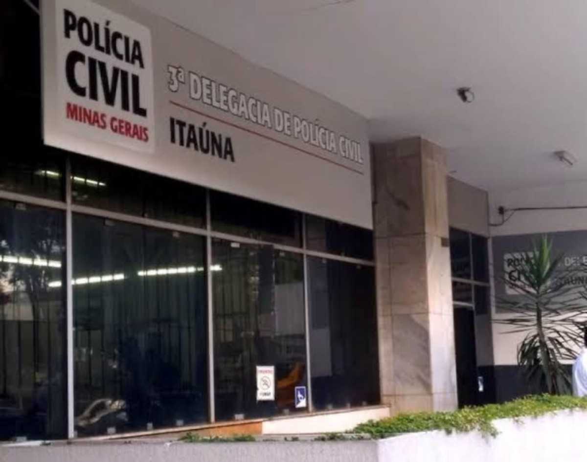 Uma trágica ocorrência em Itaúna, Minas Gerais, resultou na morte de uma mulher após seu namorado, conforme relatos da polícia, colidir o carro em que e...