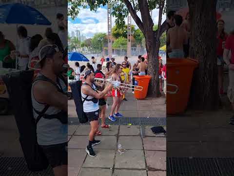 A capital de Minas Gerais, Belo Horizonte, é um cenário de constante movimento e diversidade cultural. Em seu tecido urbano, certos locais se destacam p...
