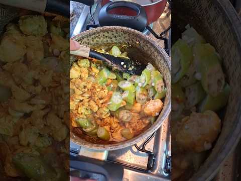 A repercussão em torno de Frango com Quiabo ganhou novos capítulos após a divulgação realizada pelo canal ME VIRANDO COM O QUE DÁ no dia 20/09/2026. O P...