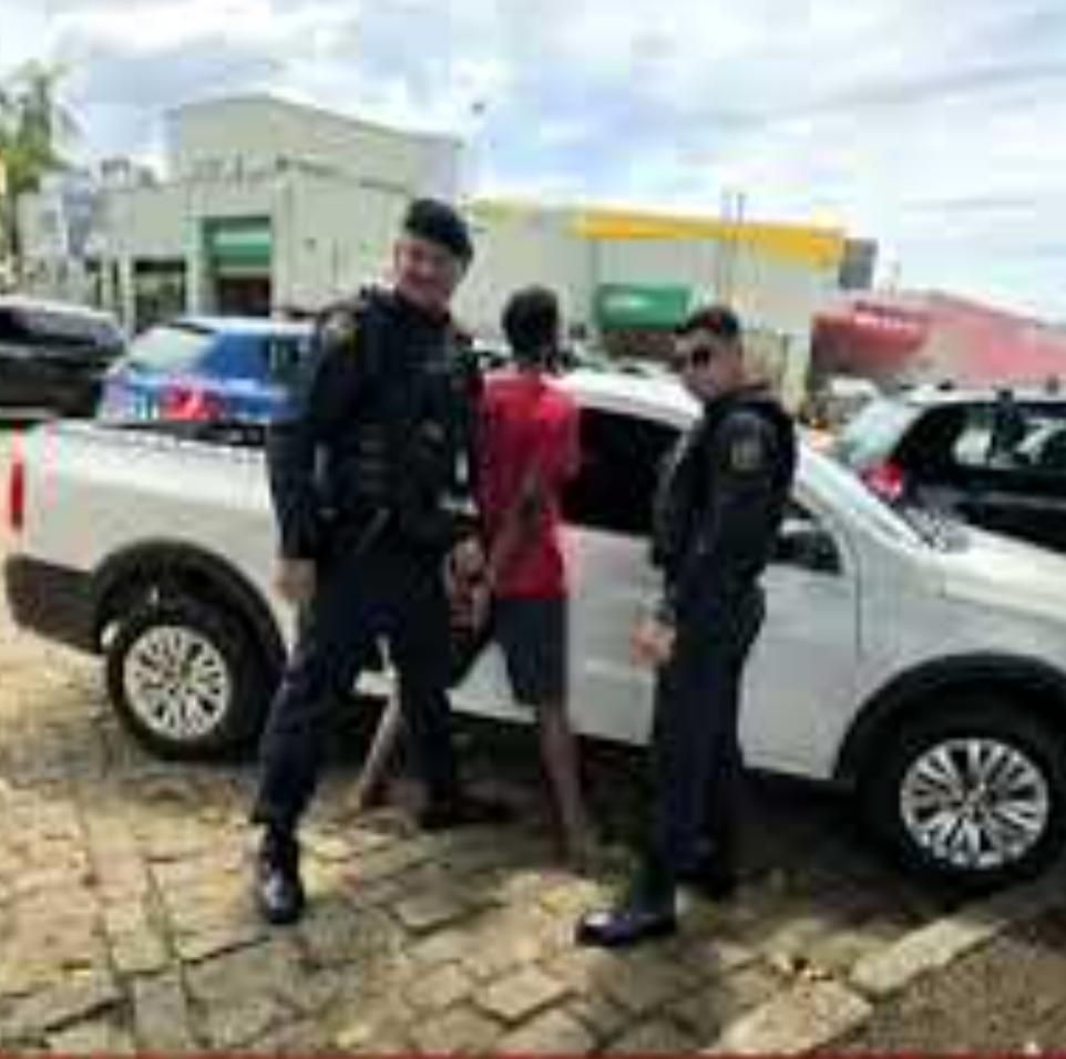 A cidade de Boa Esperança registrou, nesta data, a prisão de um homem apontado como suspeito de envolvimento em um furto ocorrido em um restaurante. A a...