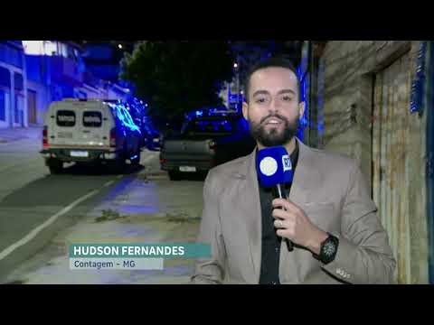 O corpo de Estevam Clayton, um jovem de 21 anos, foi descoberto dentro de sua residência no bairro Tropical, em Contagem. A vítima apresentava sinais de...