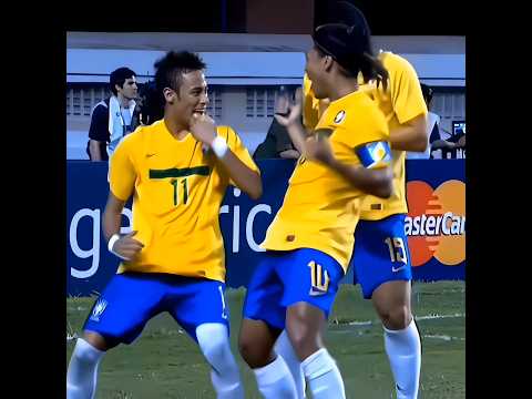 Ó o que a gente achou: um vídeo do canal YouTube que vale o play. A gente não perdeu tempo e trouxe o vídeo "Imagine Neymar e Ronaldinho no auge: O fute...