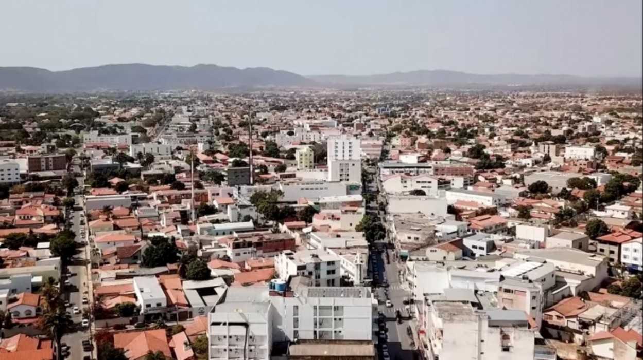 Os municípios de Janaúba e Jaíba formalizaram em 25 de setembro de 2026 a decretação de estado de emergência econômica para o setor agropecuário. A medi...