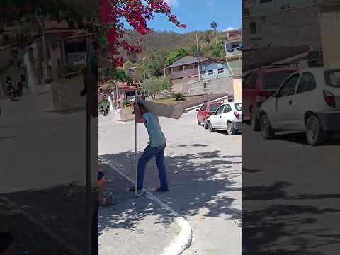 Ó o que apareceu: um vídeo sobre Caraí MG que vale seu clique. Produção: canal Alicinoogrande . A gente não perdeu tempo e trouxe o vídeo "Caraí MG: Víd...