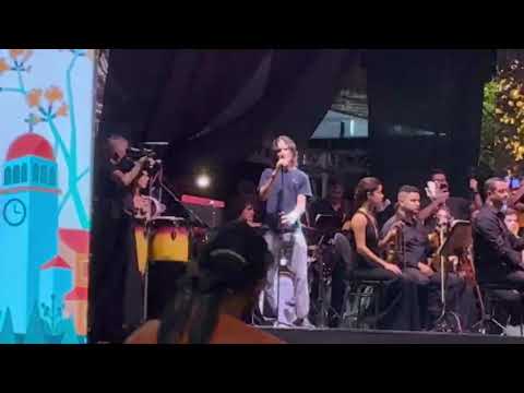 Uma noite de celebração artística tomou conta do palco, onde a música e a cultura se entrelaçaram para proporcionar um espetáculo inesquecível. Com um a...