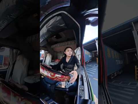 Pegamos esse vídeo do canal YouTube pra você não perder o que está rolando. A gente não perdeu tempo e trouxe o vídeo "Beleza e perícia: chinesa impress...
