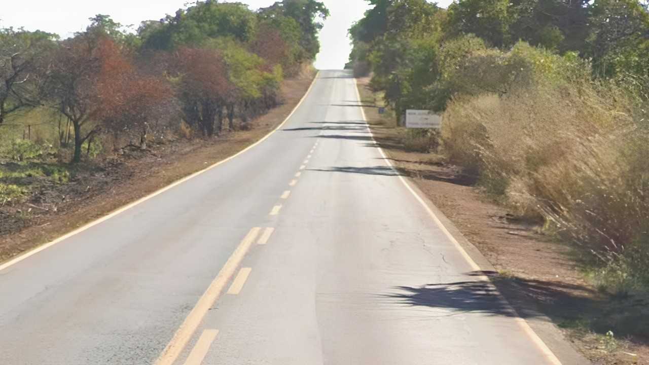 Um garoto de apenas cinco anos de idade foi encontrado caminhando sem acompanhamento às margens de uma rodovia no estado de Minas Gerais. O incidente, q...